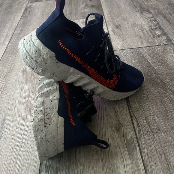 NIKE Space Hippie 01 (Gently Worn) - Picture 3 of 6